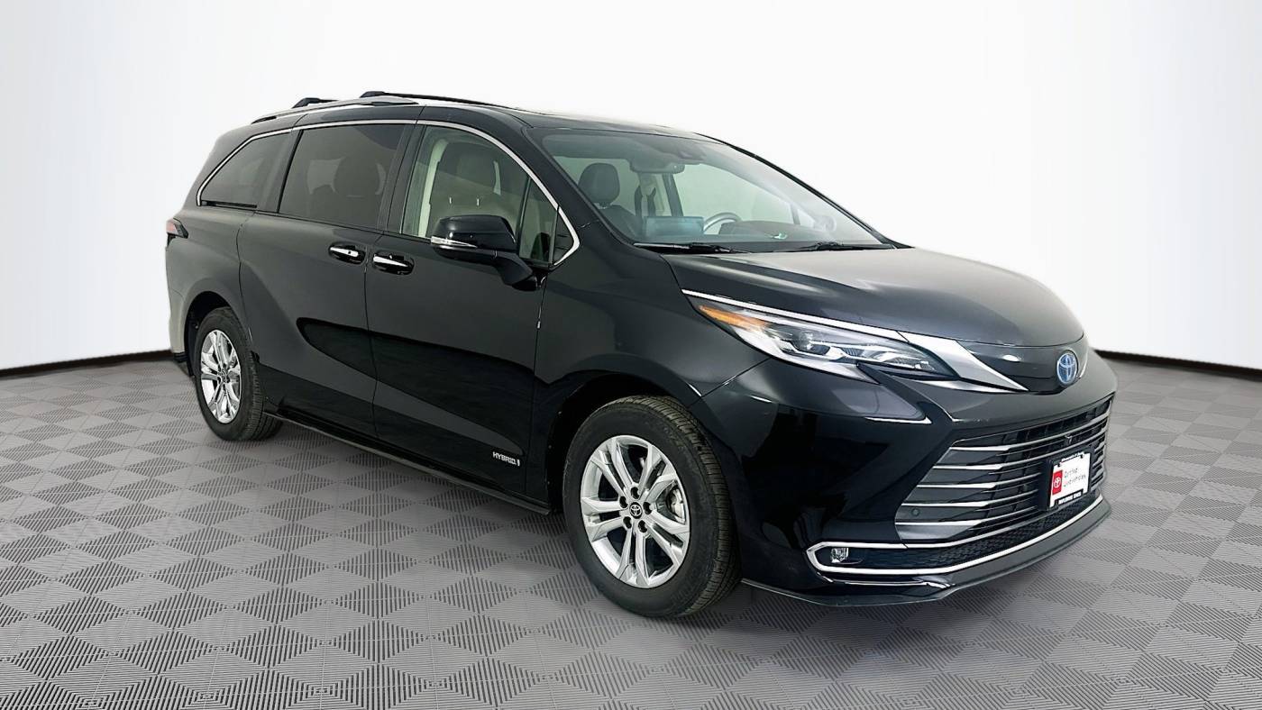 2021 Toyota Sienna Platinum — Minivan — 21,388 mi — Maplewood, MN