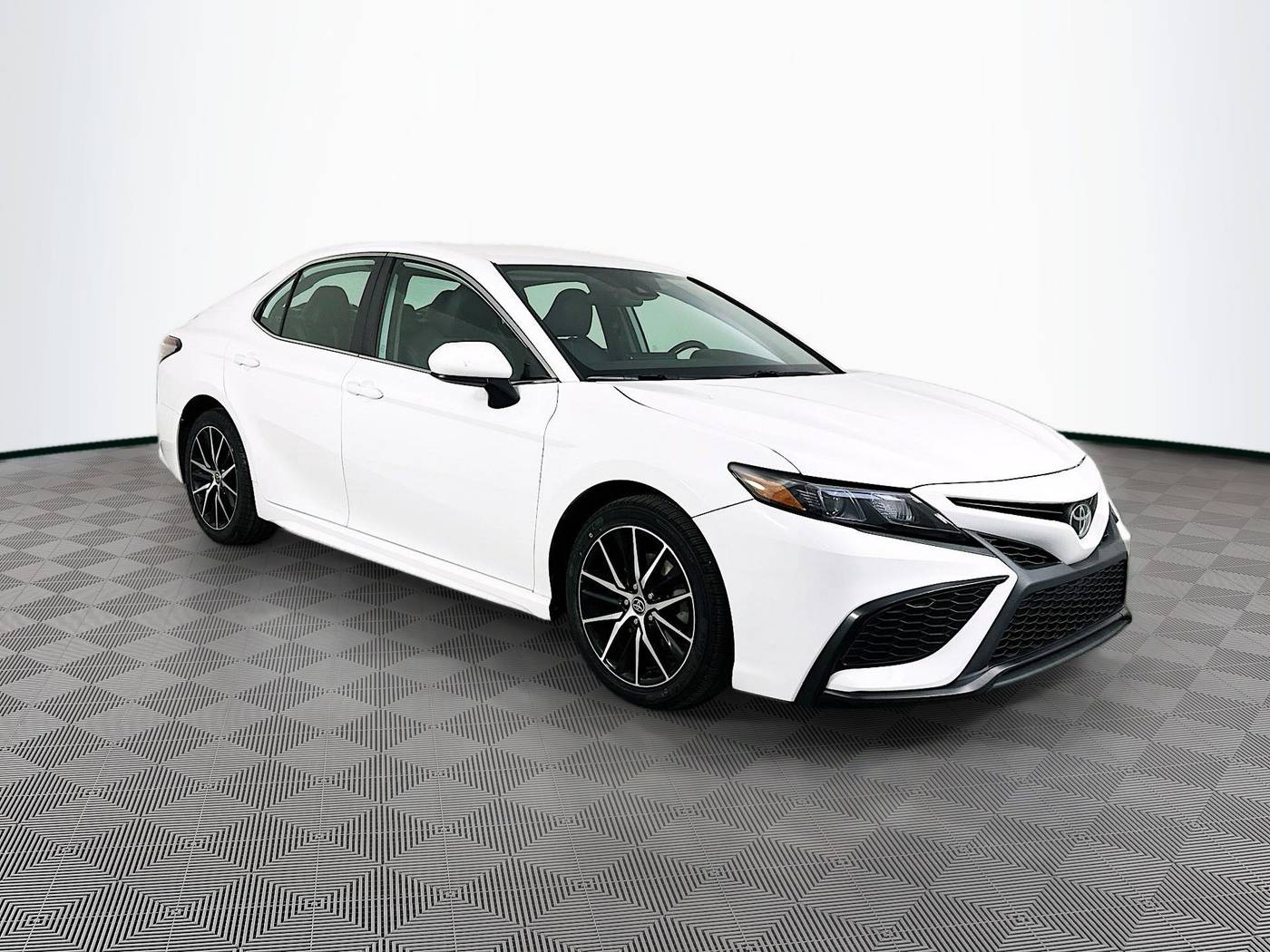 2021 Toyota Camry SE — Sedan — 66,446 mi — Maplewood, MN