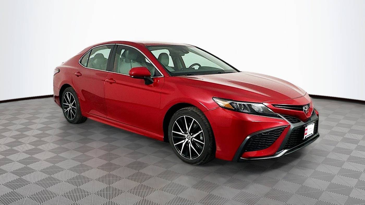 2021 Toyota Camry SE — Sedan — 61,263 mi — Maplewood, MN