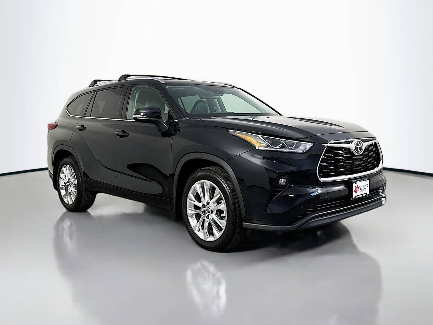 2023 Toyota Highlander L — SUV — 15,634 mi — Maplewood, MN