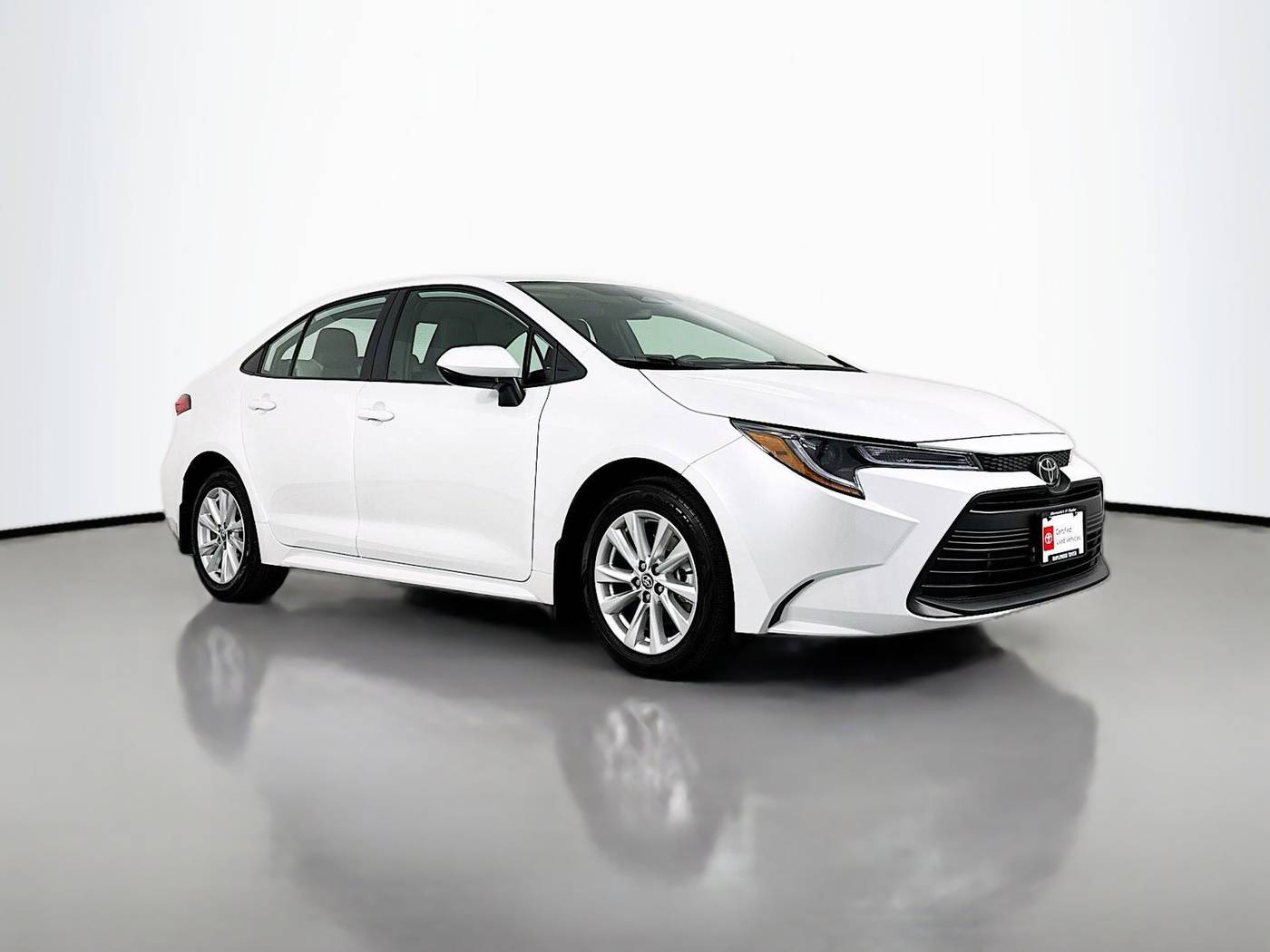 2025 Toyota Corolla LE — Sedan — 405 mi — Maplewood, MN