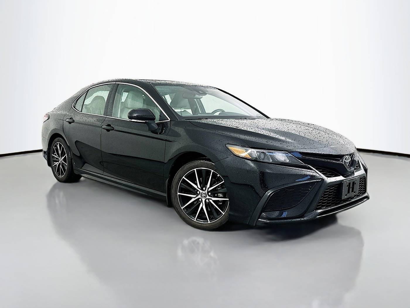 2023 Toyota Camry SE — Sedan — 28,444 mi — Maplewood, MN