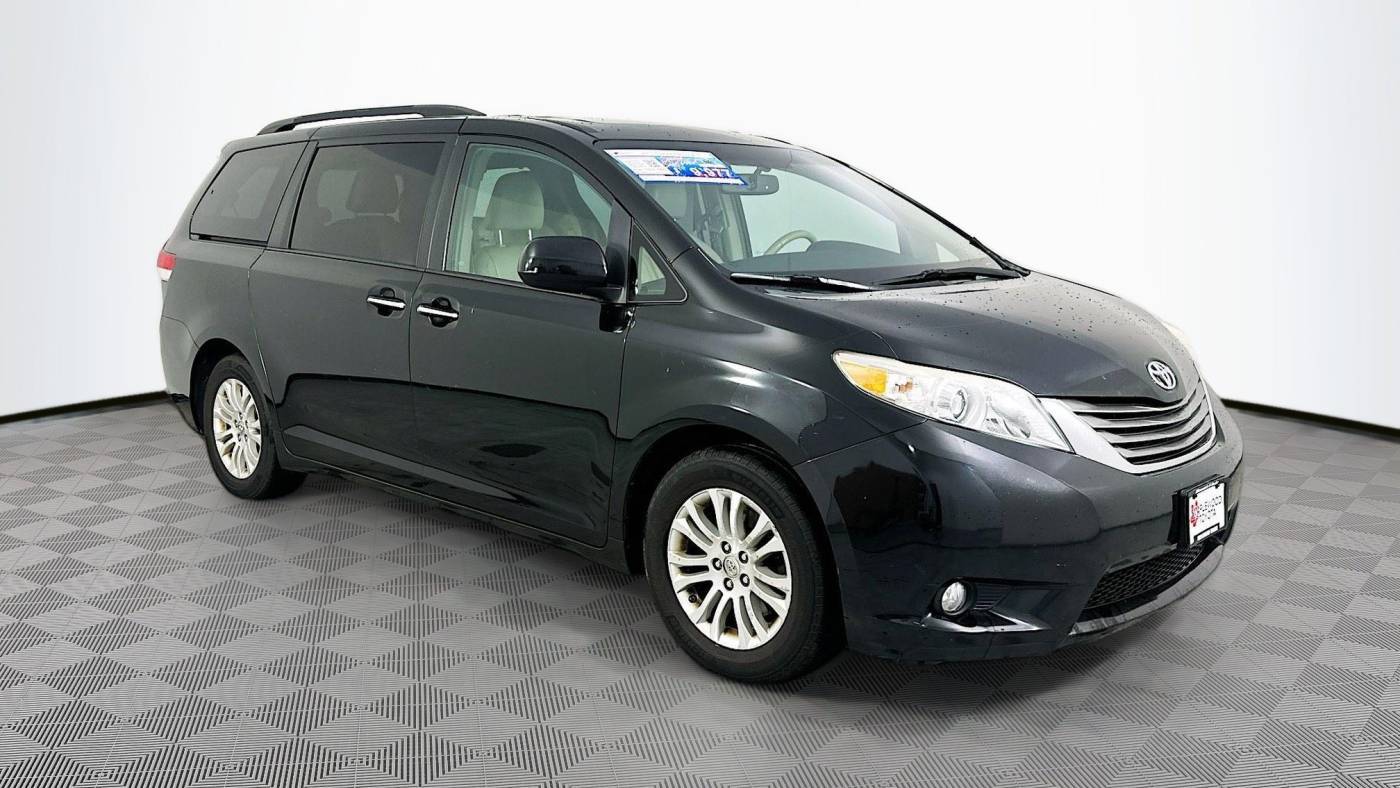 2011 Toyota Sienna XLE — Minivan — 189,760 mi — Maplewood, MN