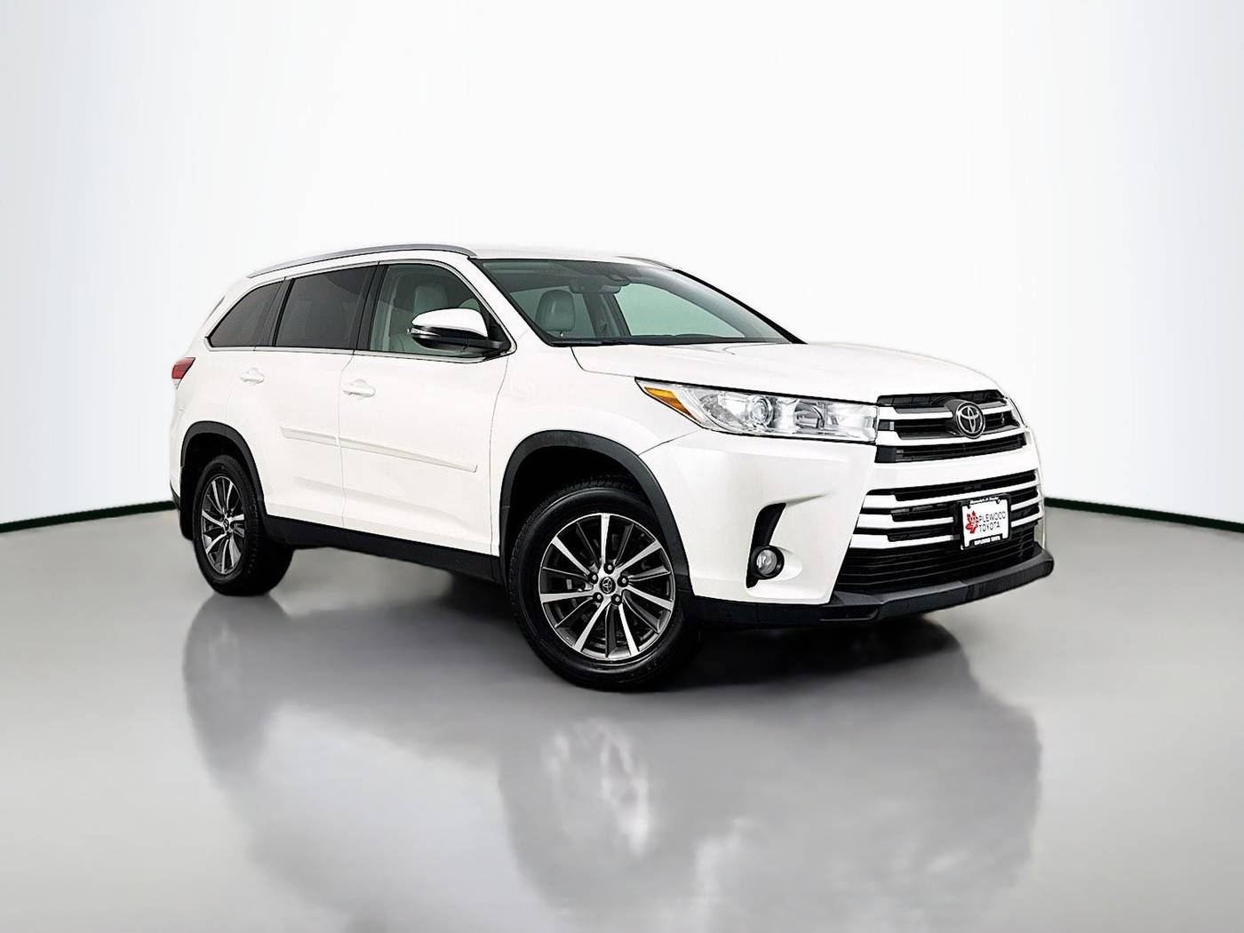 2019 Toyota Highlander XLE — SUV — 129,578 mi — Maplewood, MN