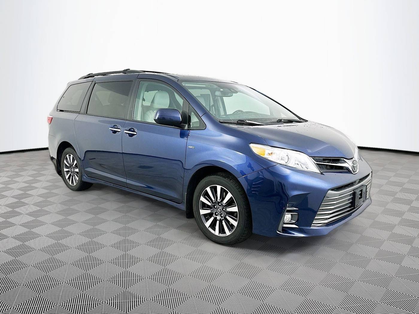 2020 Toyota Sienna Limited — Minivan — 132,947 mi — Maplewood, MN
