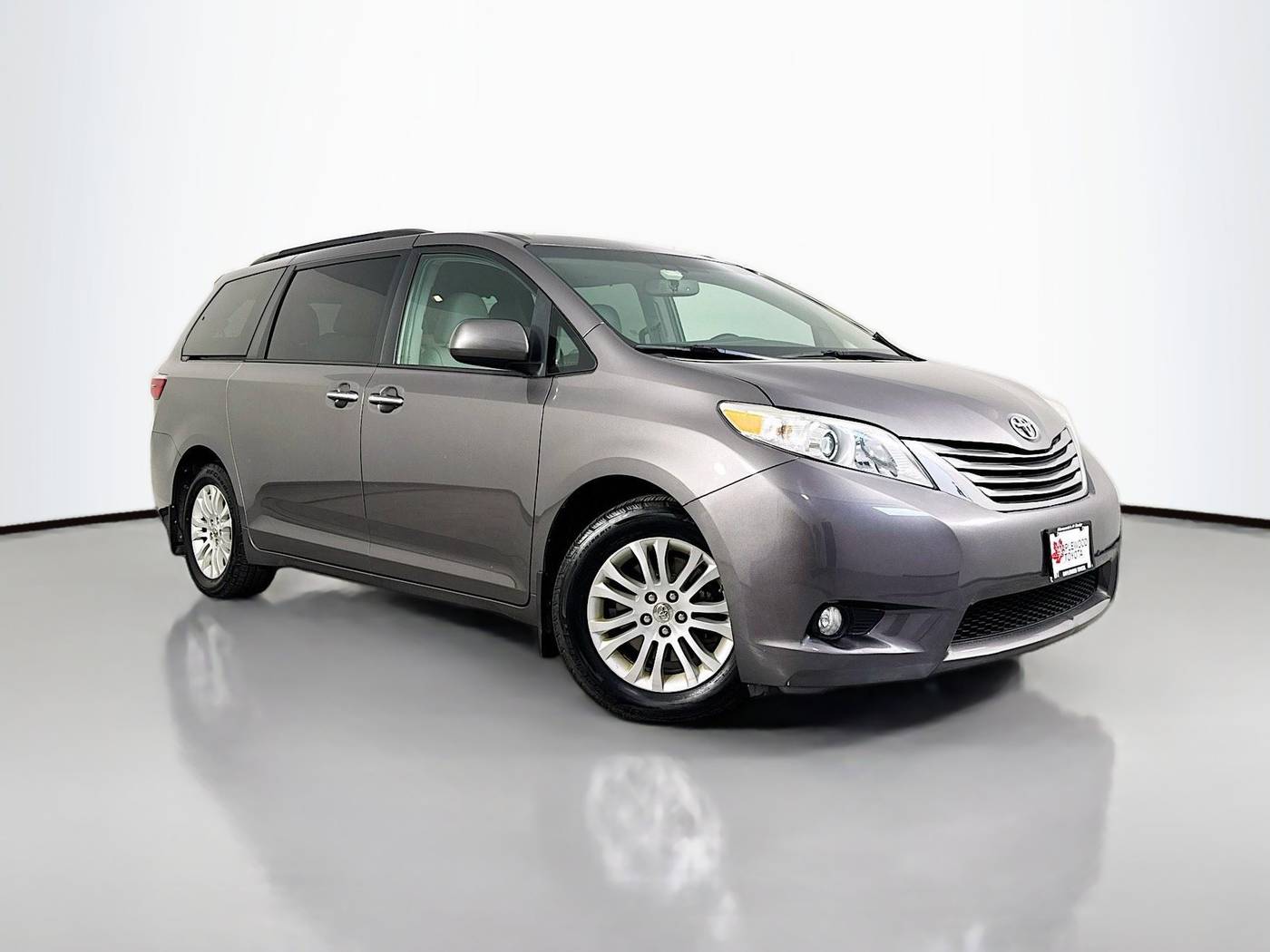 2016 Toyota Sienna XLE — Minivan — 186,946 mi — Maplewood, MN
