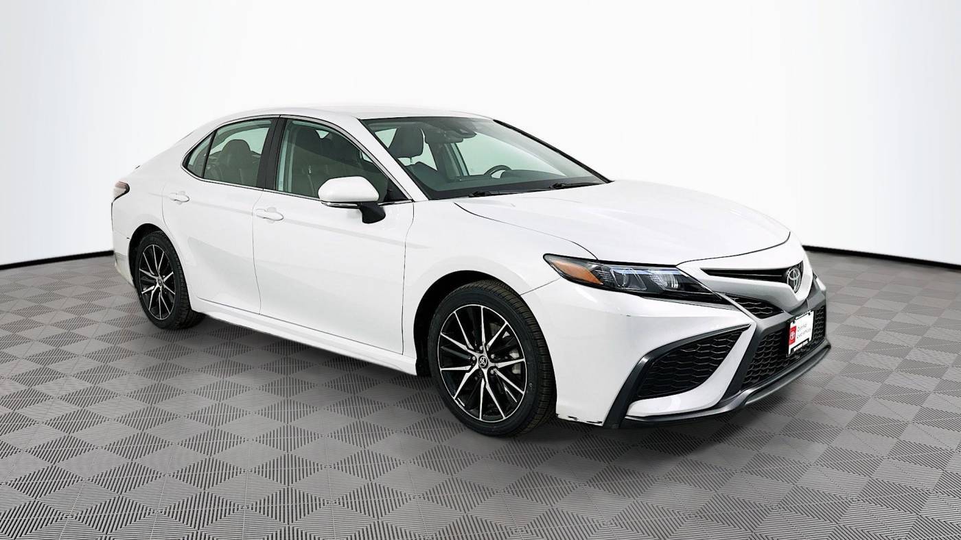 2022 Toyota Camry SE — Sedan — 59,592 mi — Maplewood, MN