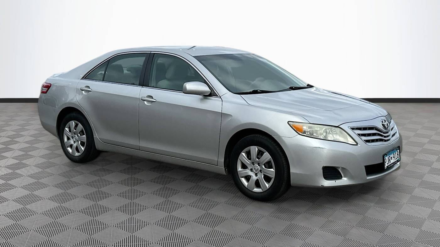 2011 Toyota Camry LE — Sedan — 194,258 mi — Maplewood, MN