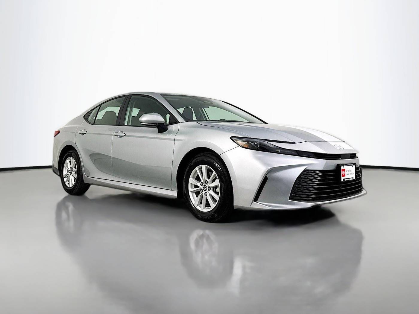 2025 Toyota Camry Hybrid LE — Sedan — 21,396 mi — Maplewood, MN