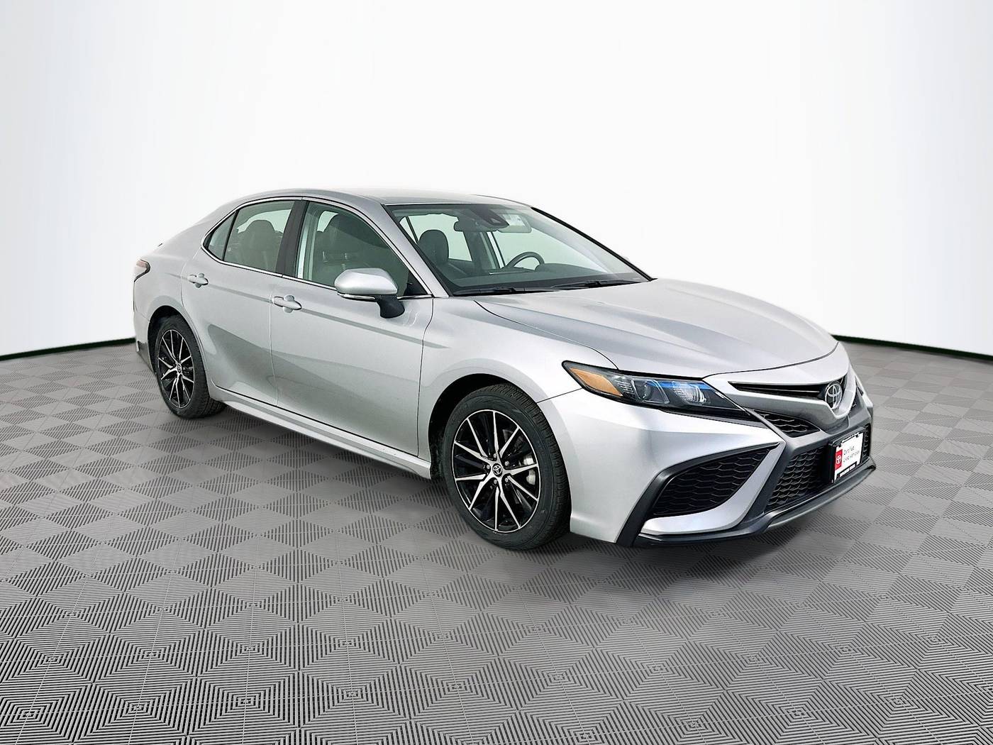 2023 Toyota Camry SE — Sedan — 53,290 mi — Maplewood, MN