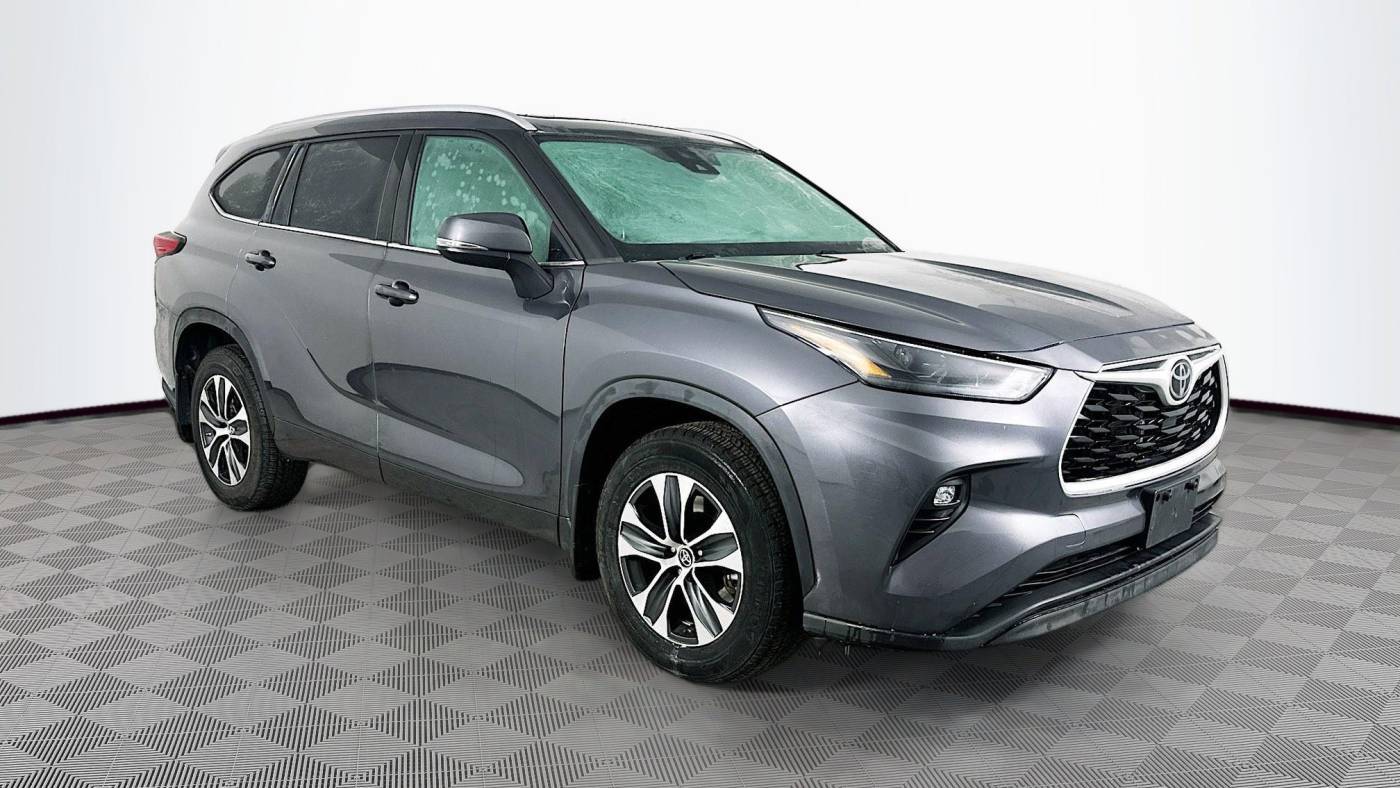 2022 Toyota Highlander XLE — SUV — 71,053 mi — Maplewood, MN