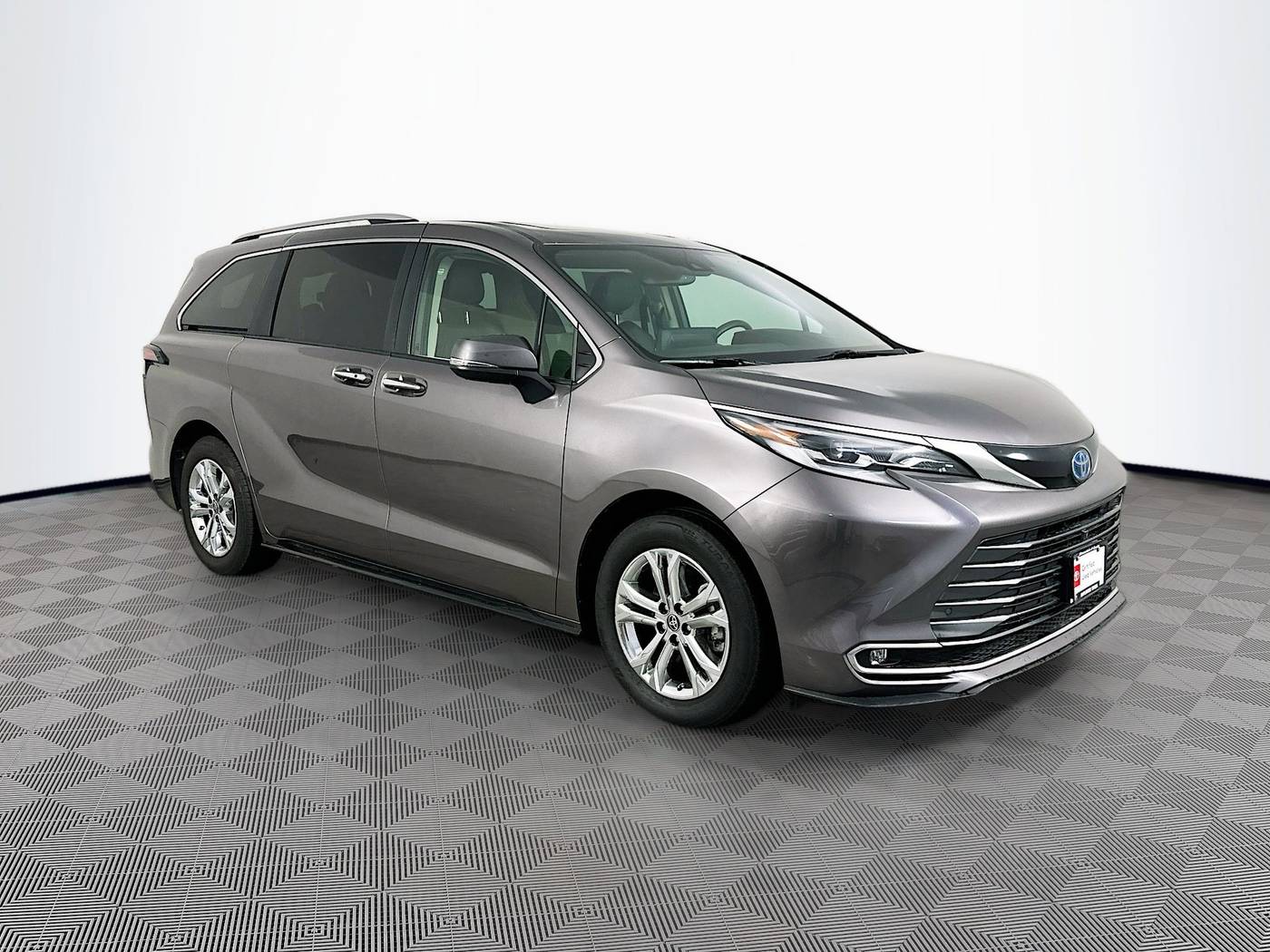 2022 Toyota Sienna Platinum — Minivan — 14,507 mi — Maplewood, MN