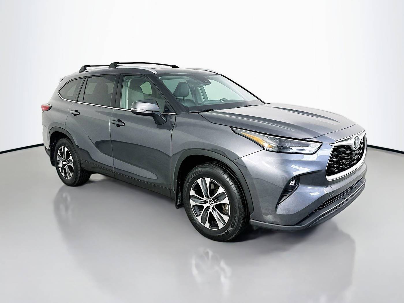 2022 Toyota Highlander XLE — SUV — 22,618 mi — Maplewood, MN