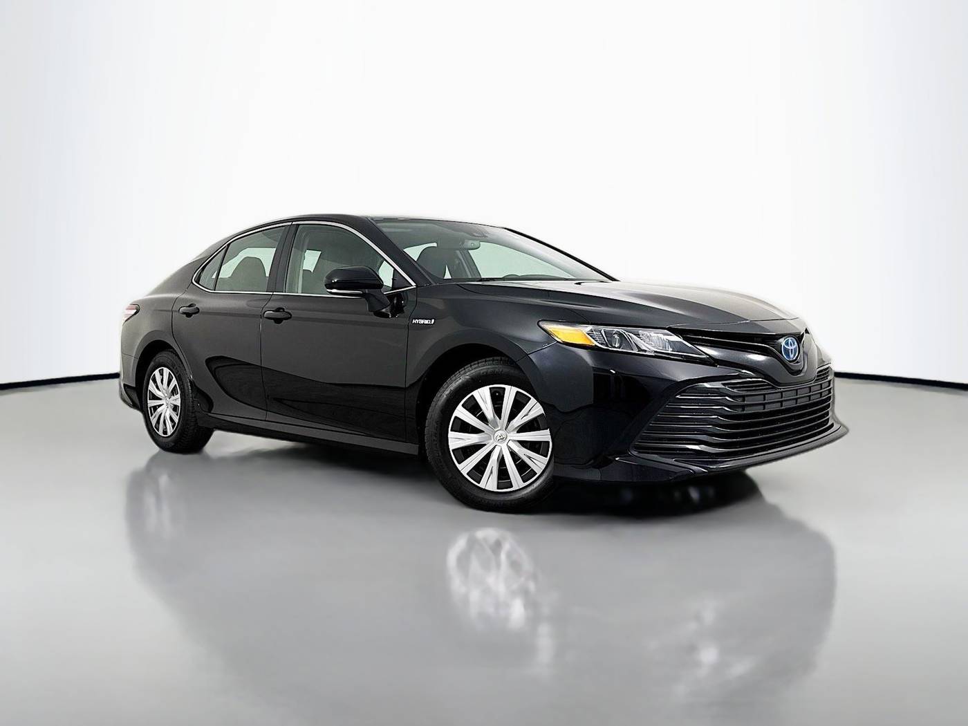 2020 Toyota Camry Hybrid LE — Sedan — 67,273 mi — Maplewood, MN