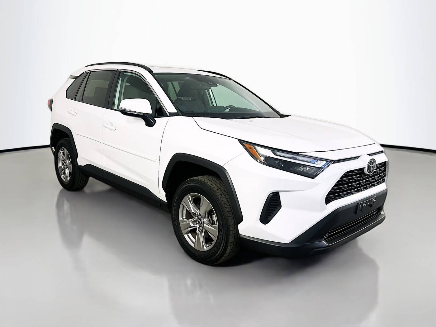 2022 Toyota RAV4 XLE — SUV — 27,996 mi — Maplewood, MN