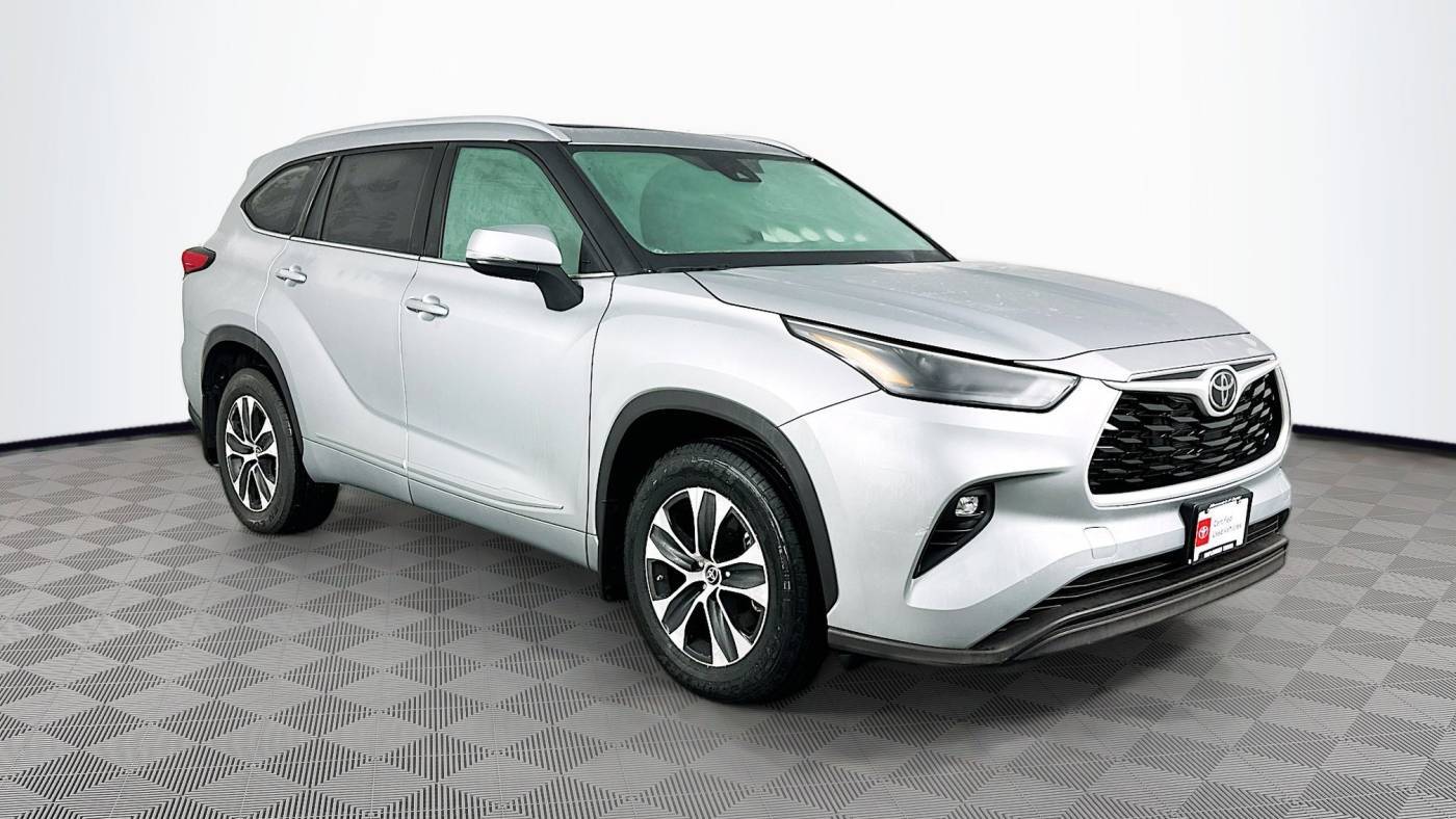2022 Toyota Highlander XLE — SUV — 17,654 mi — Maplewood, MN