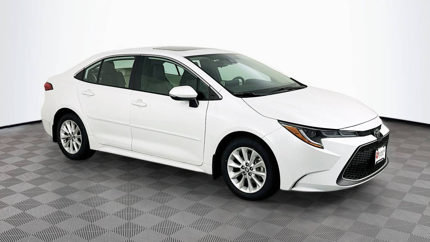 2022 Toyota Corolla XLE — Sedan — 34,911 mi — Maplewood, MN