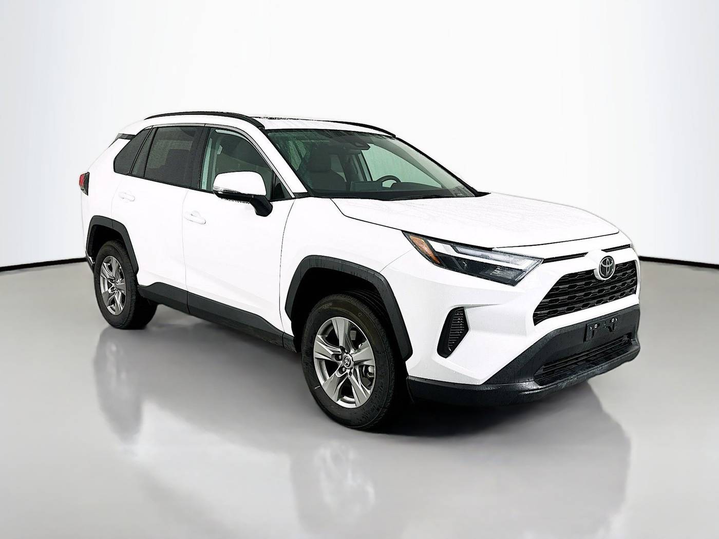 2024 Toyota RAV4 XLE — SUV — 32,583 mi — Maplewood, MN