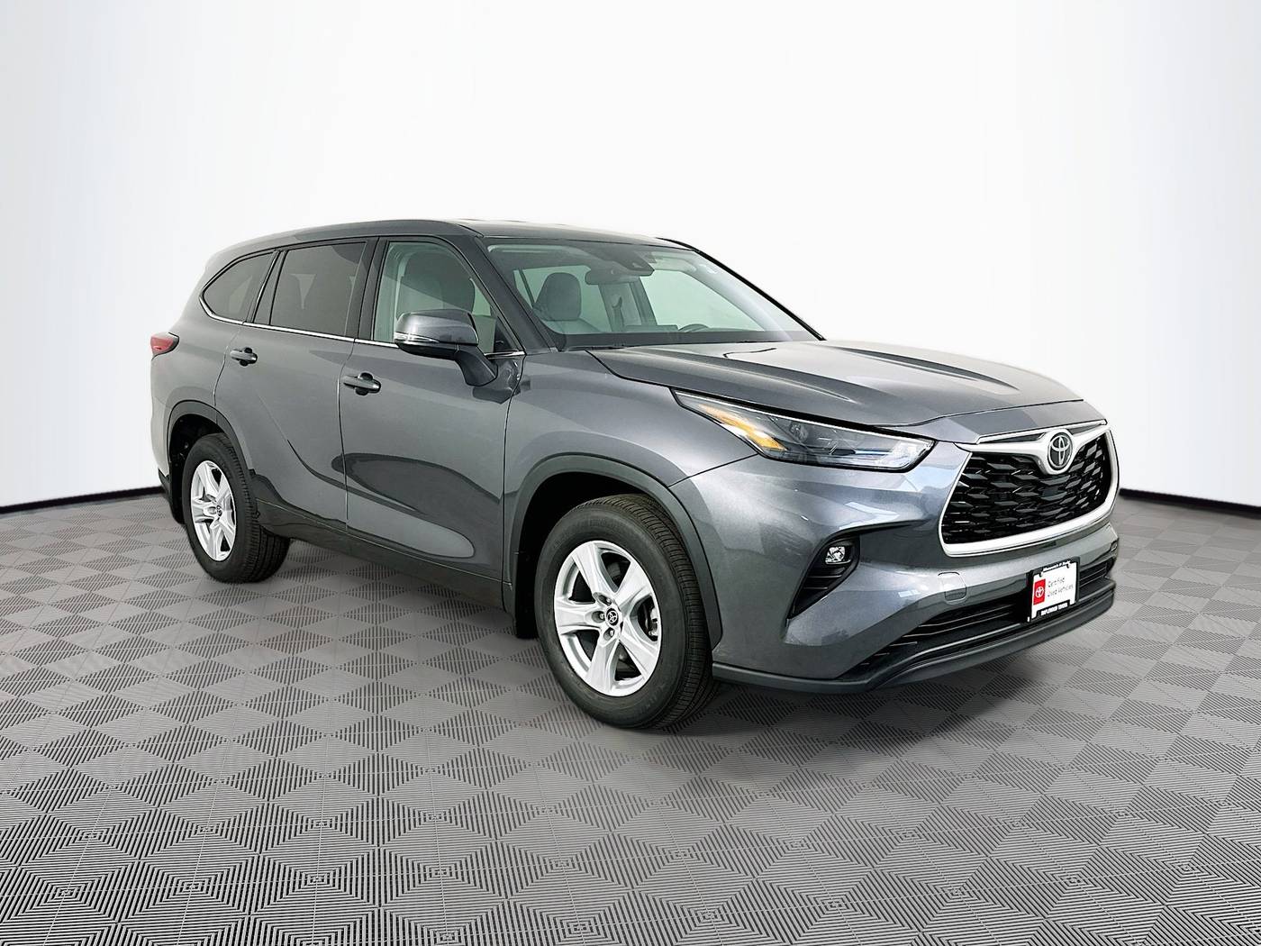 2022 Toyota Highlander LE — SUV — 15,733 mi — Maplewood, MN