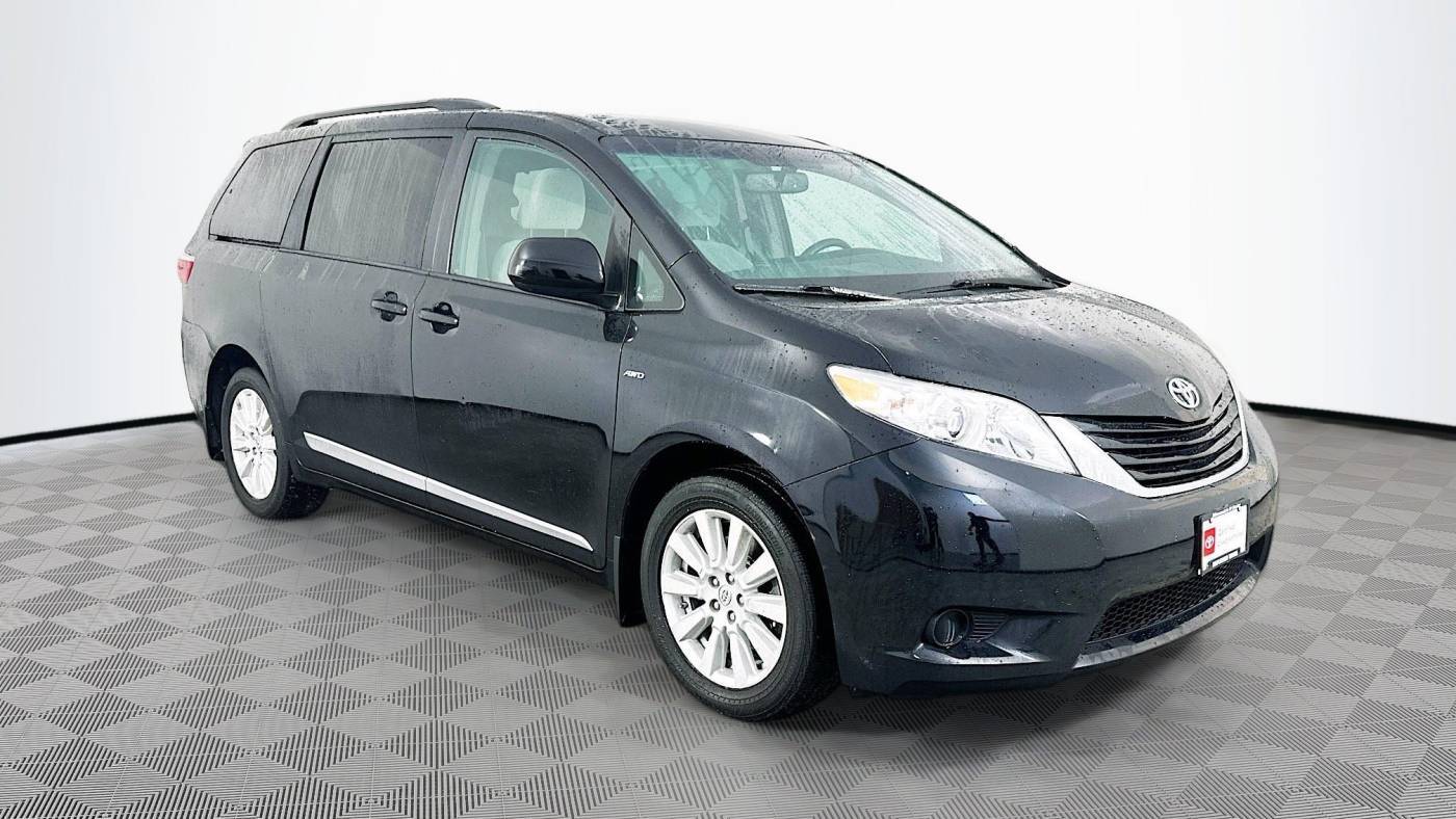 2017 Toyota Sienna LE — Minivan — 88,204 mi — Maplewood, MN