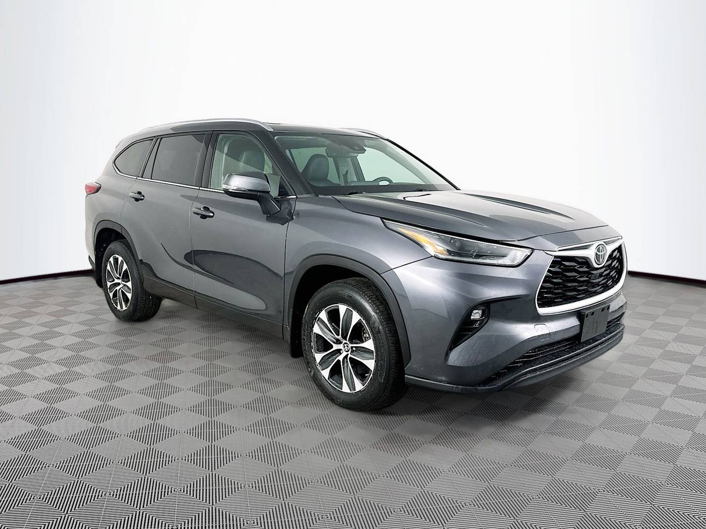 2021 Toyota Highlander XLE — SUV — 40,179 mi — Maplewood, MN