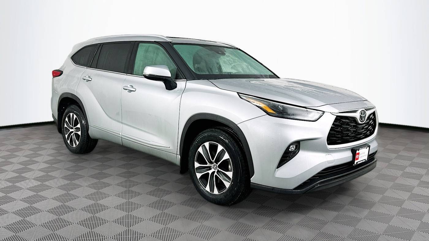 2022 Toyota Highlander XLE — SUV — 22,472 mi — Maplewood, MN