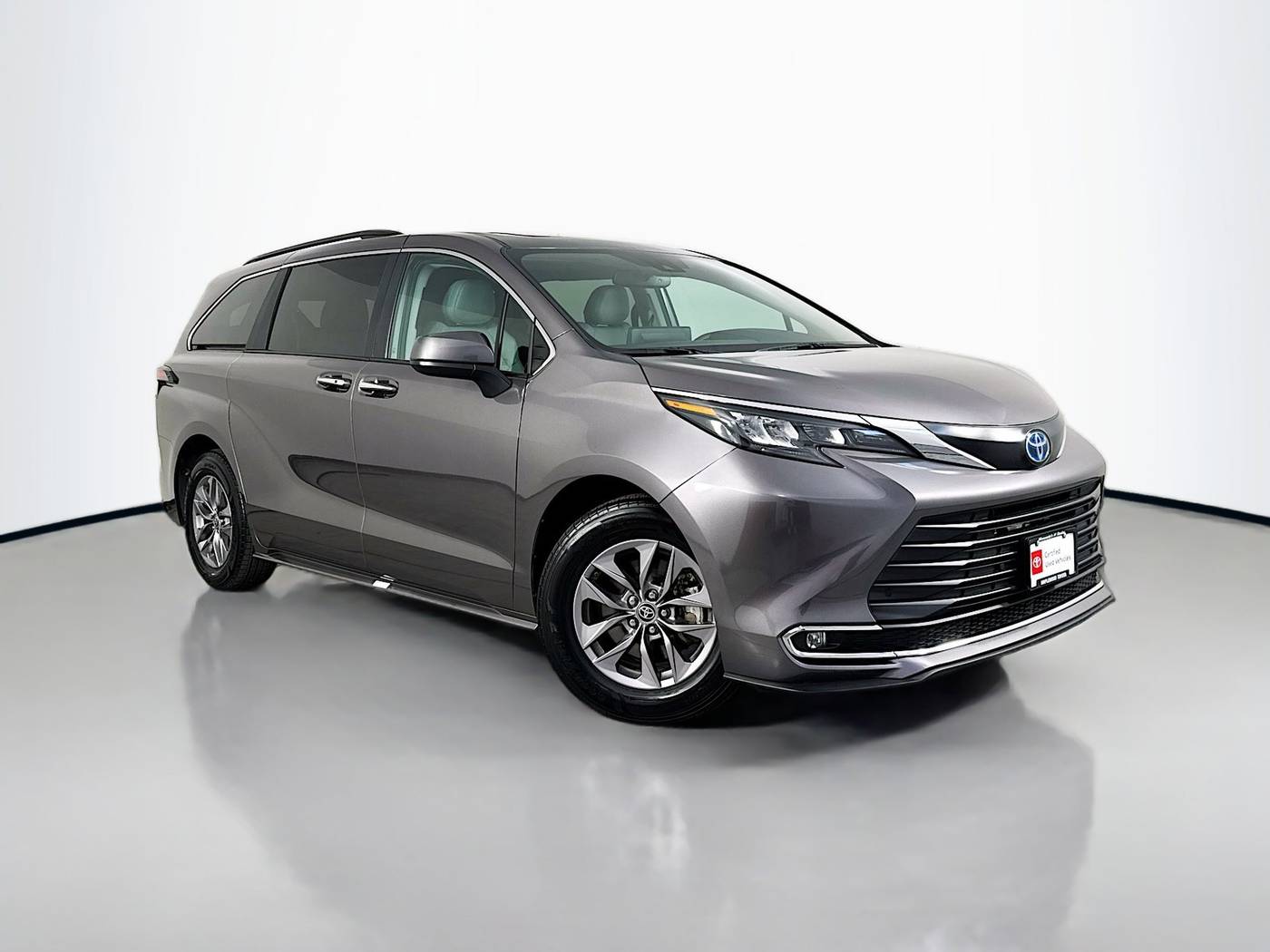 2024 Toyota Sienna XLE — Minivan — 56,328 mi — Maplewood, MN