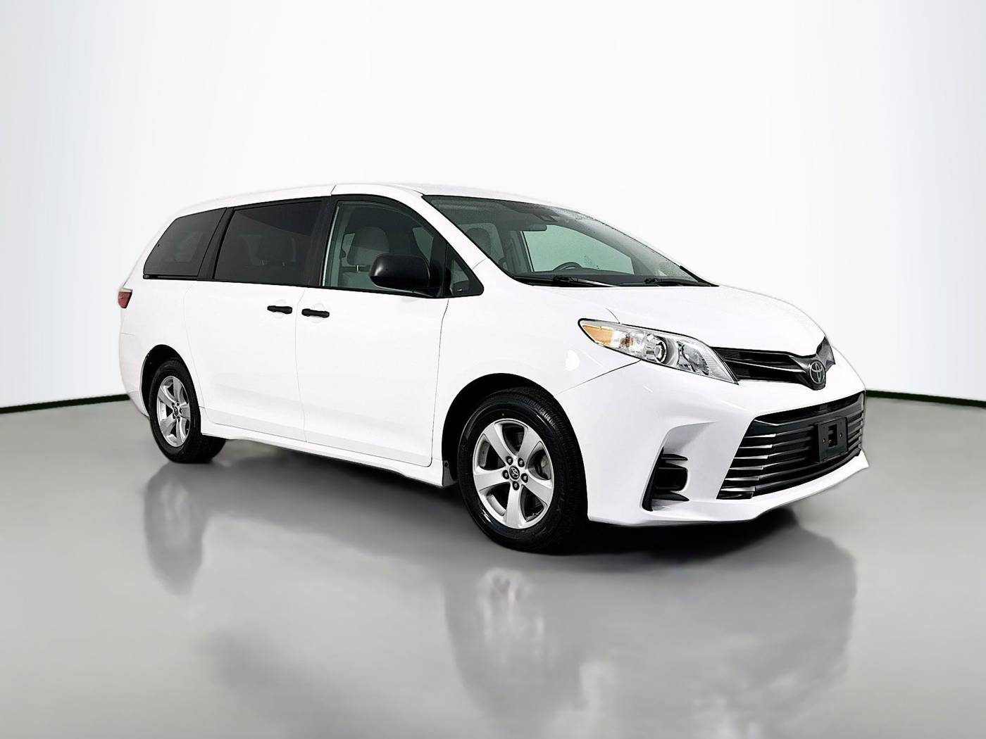 2020 Toyota Sienna L — Minivan — 13,897 mi — Maplewood, MN