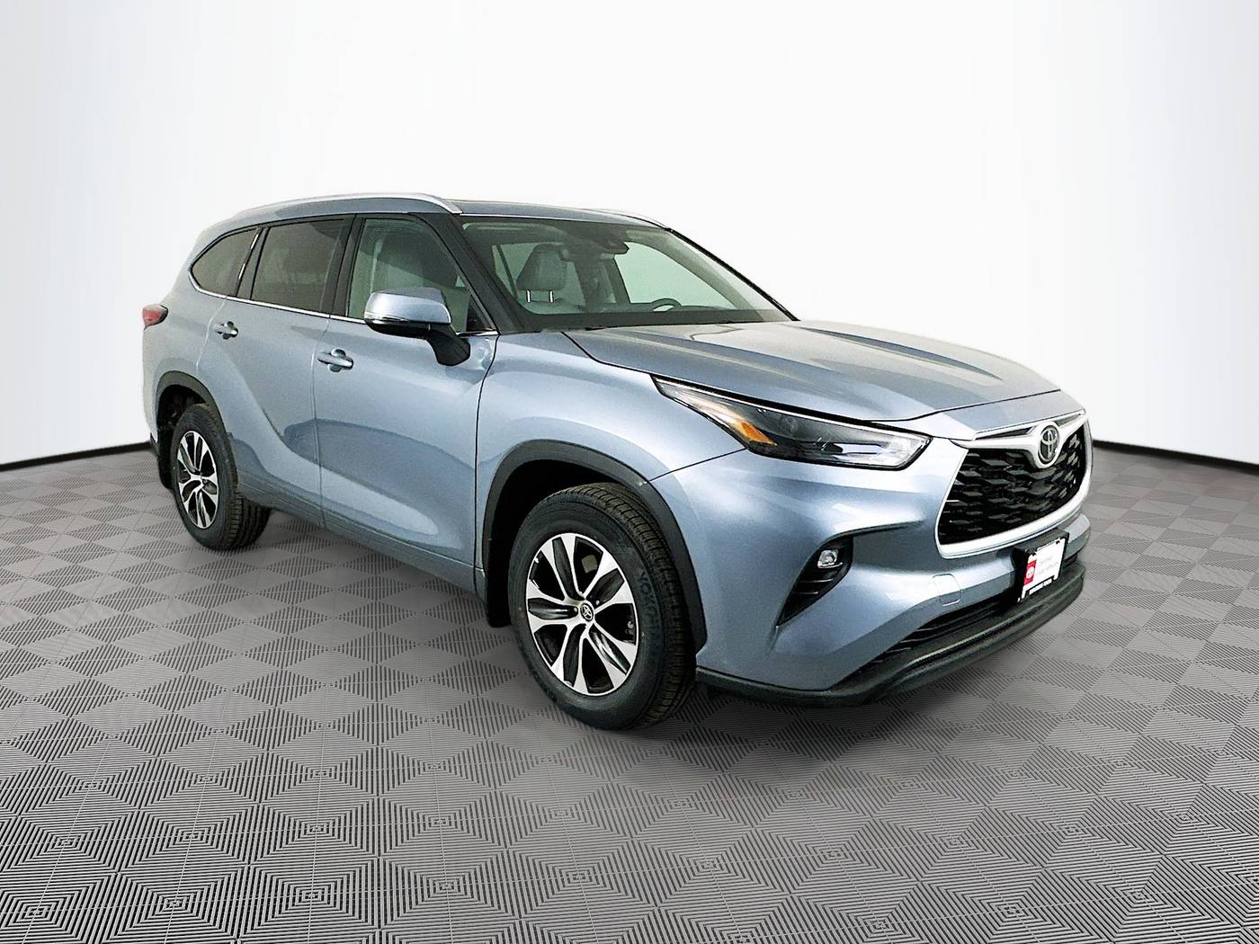 2022 Toyota Highlander XLE — SUV — 31,846 mi — Maplewood, MN