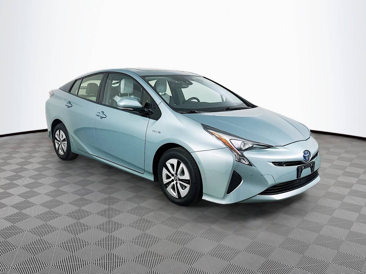 2016 Toyota Prius Four — Hatchback — 86,832 mi — Maplewood, MN