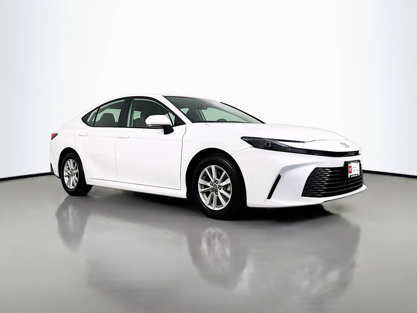2025 Toyota Camry Hybrid LE — Sedan — 16,399 mi — Maplewood, MN