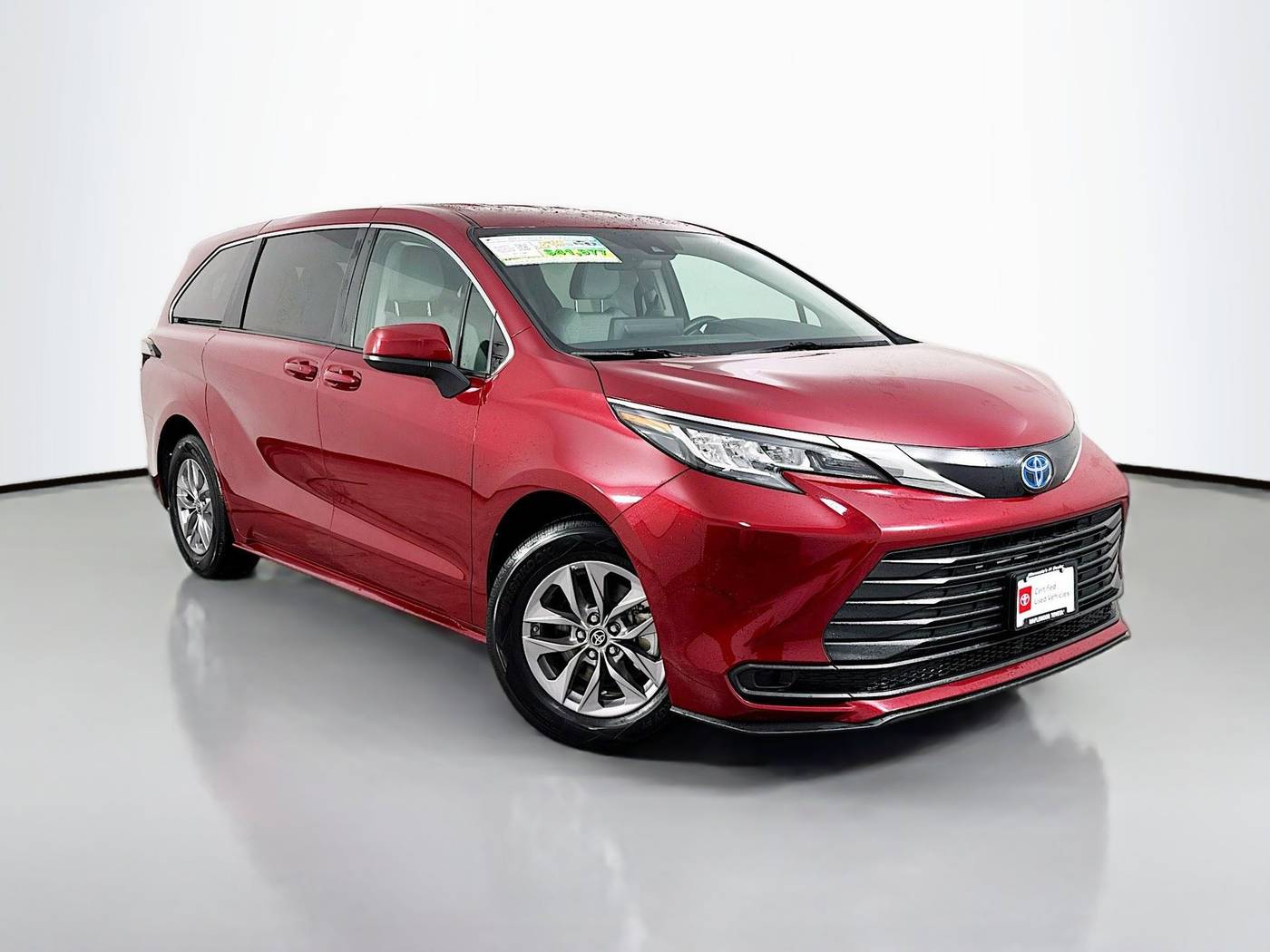 2023 Toyota Sienna LE — Minivan — 37,730 mi — Maplewood, MN