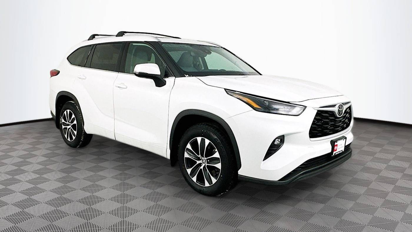 2022 Toyota Highlander XLE — SUV — 52,307 mi — Maplewood, MN