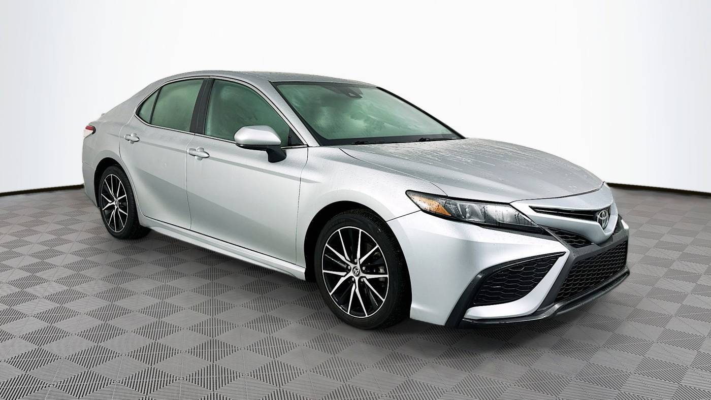 2021 Toyota Camry SE — Sedan — 51,343 mi — Maplewood, MN