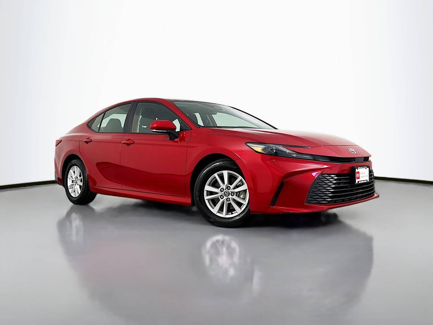 2025 Toyota Camry Hybrid LE — Sedan — 29,717 mi — Maplewood, MN