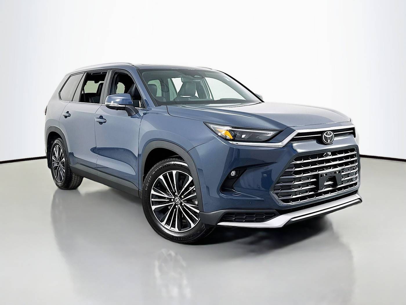 2024 Toyota Grand Highlander Hybrid MAX Platinum — SUV — 2,800 mi — Maplewood, MN