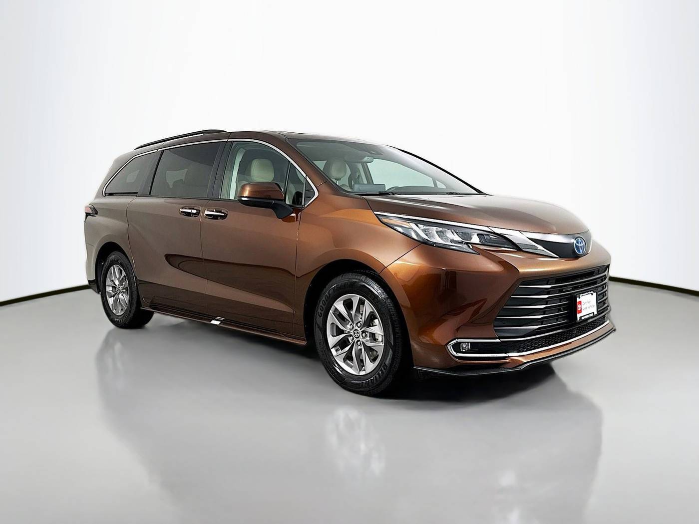2022 Toyota Sienna XLE — Minivan — 49,864 mi — Maplewood, MN