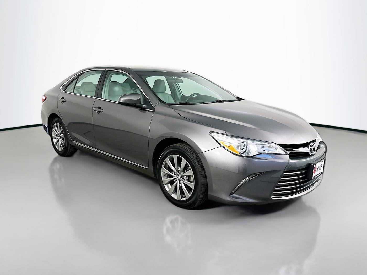 2017 Toyota Camry XLE — Sedan — 49,271 mi — Maplewood, MN