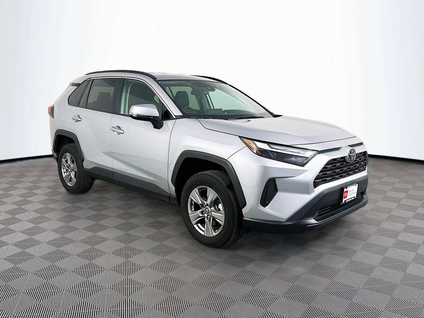 2024 Toyota RAV4 XLE — SUV — 17,299 mi — Maplewood, MN