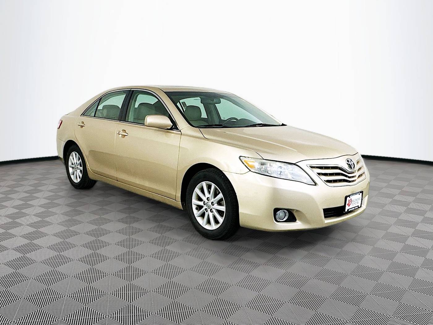 2010 Toyota Camry XLE — Sedan — 173,510 mi — Maplewood, MN