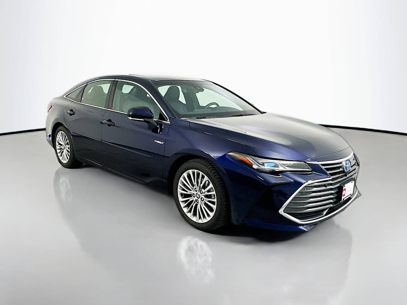 2021 Toyota Avalon Hybrid Limited — Sedan — 33,816 mi — Maplewood, MN