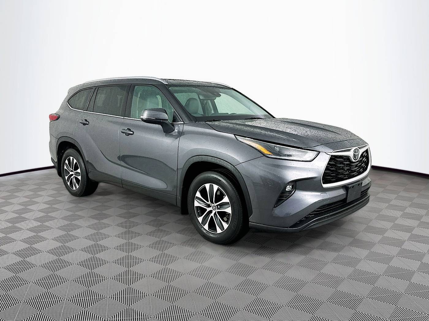 2021 Toyota Highlander XLE — SUV — 29,749 mi — Maplewood, MN