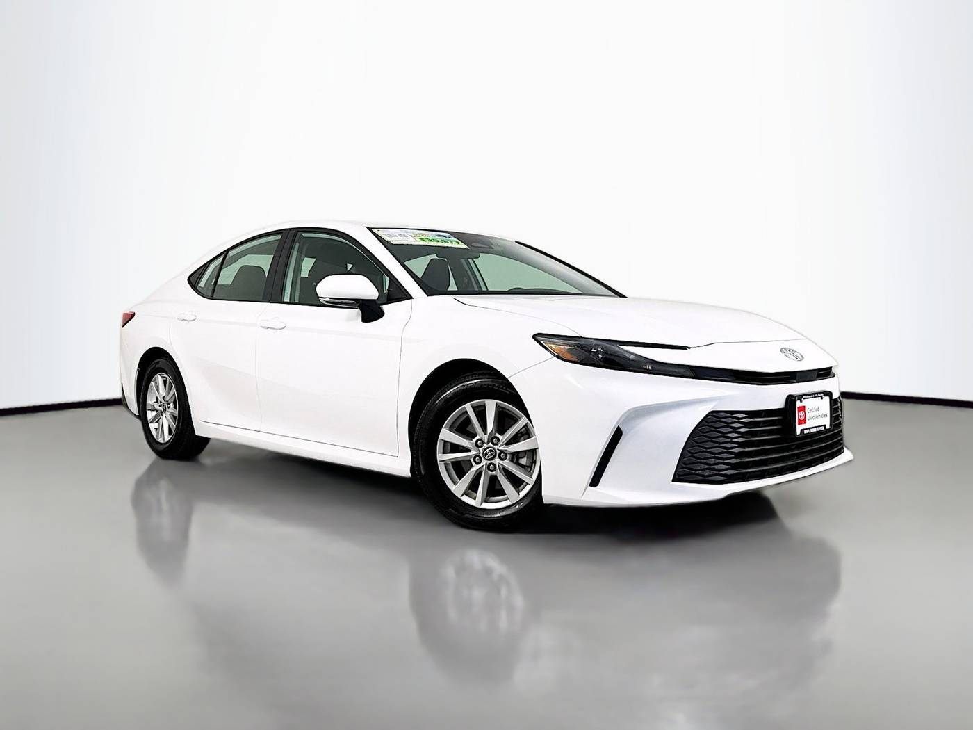 2025 Toyota Camry Hybrid LE — Sedan — 29,173 mi — Maplewood, MN