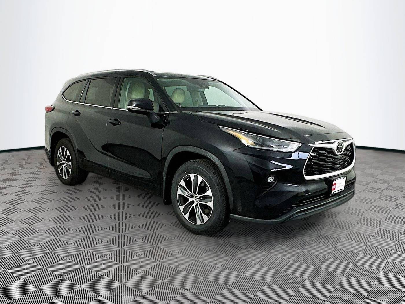 2021 Toyota Highlander XLE — SUV — 20,911 mi — Maplewood, MN