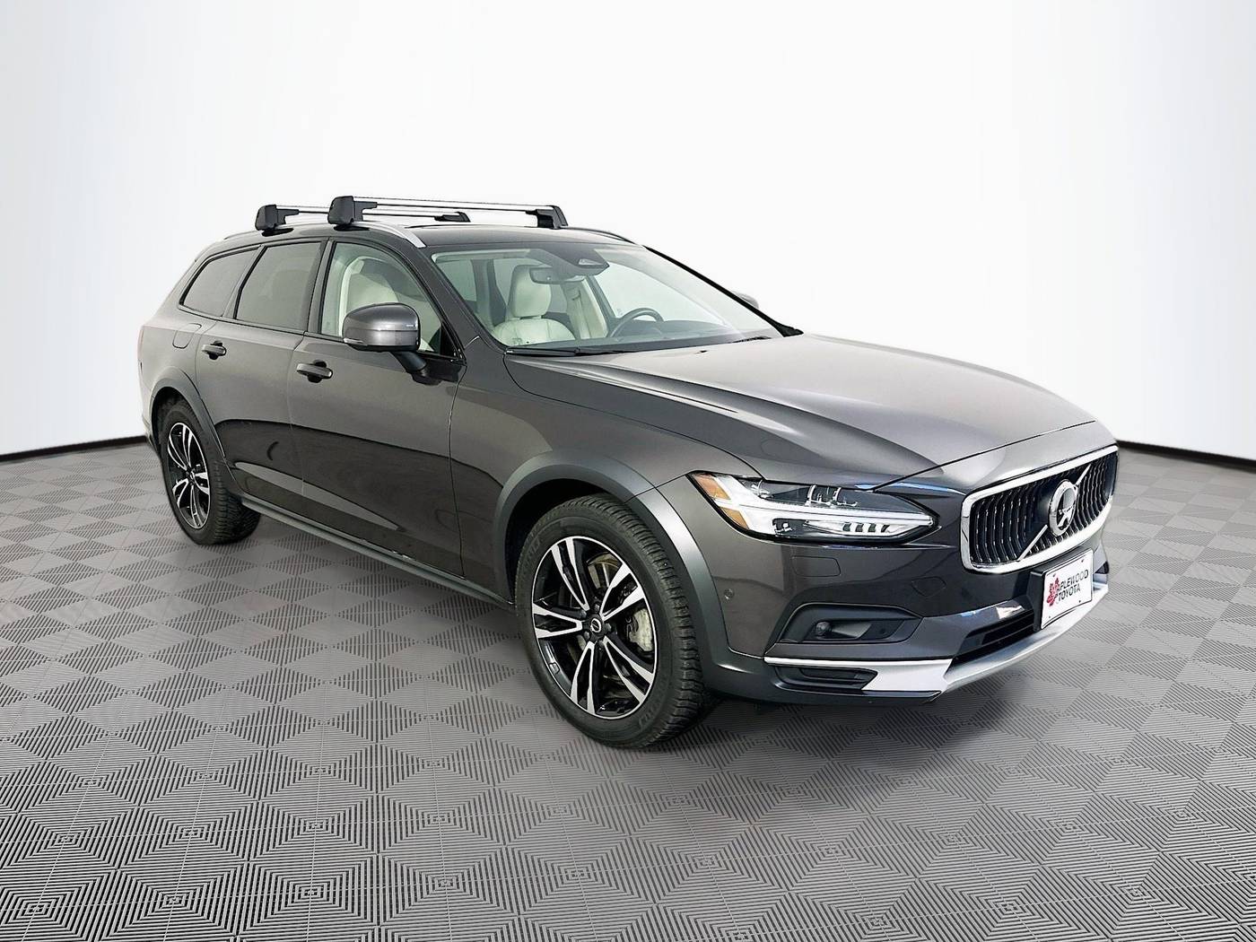 2023 Volvo V90 Cross Country Ultimate — Wagon — 54,786 mi — Maplewood, MN