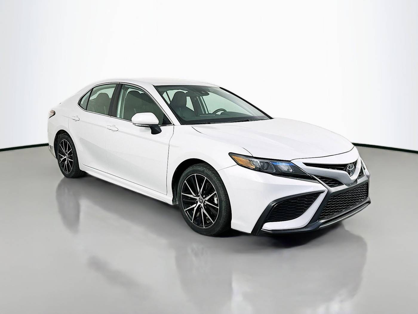 2023 Toyota Camry SE — Sedan — 56,250 mi — Maplewood, MN