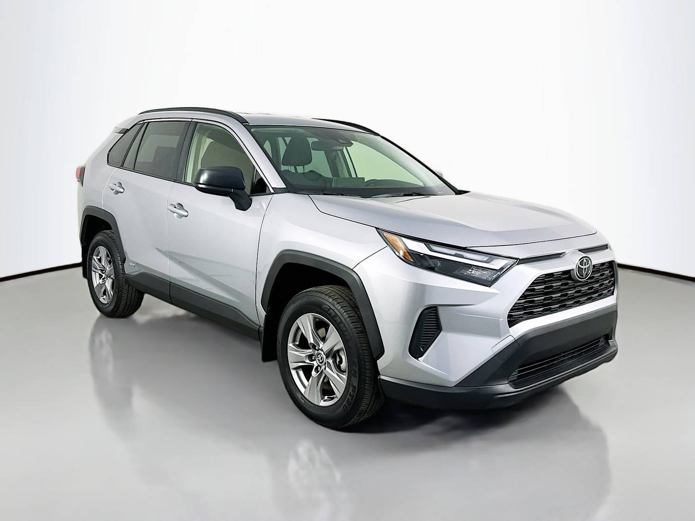 2025 Toyota RAV4 XLE — SUV — 2,321 mi — Maplewood, MN