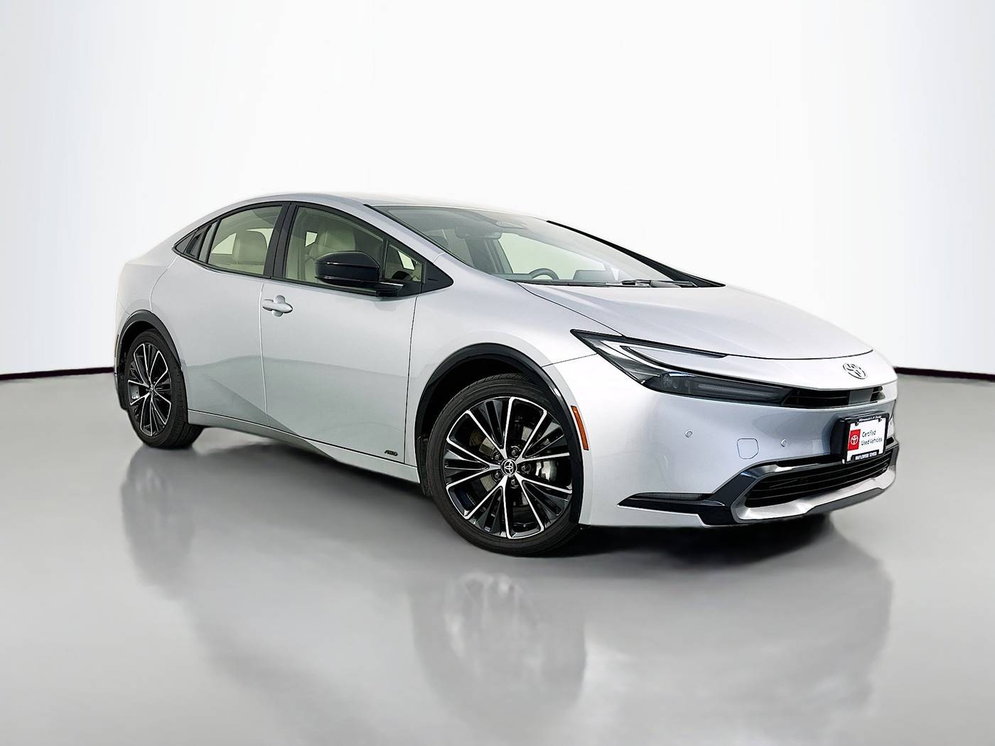 2024 Toyota Prius XLE — Hatchback — 2,348 mi — Maplewood, MN
