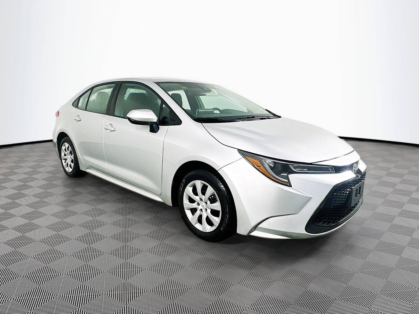 2021 Toyota Corolla LE — Sedan — 60,973 mi — Maplewood, MN