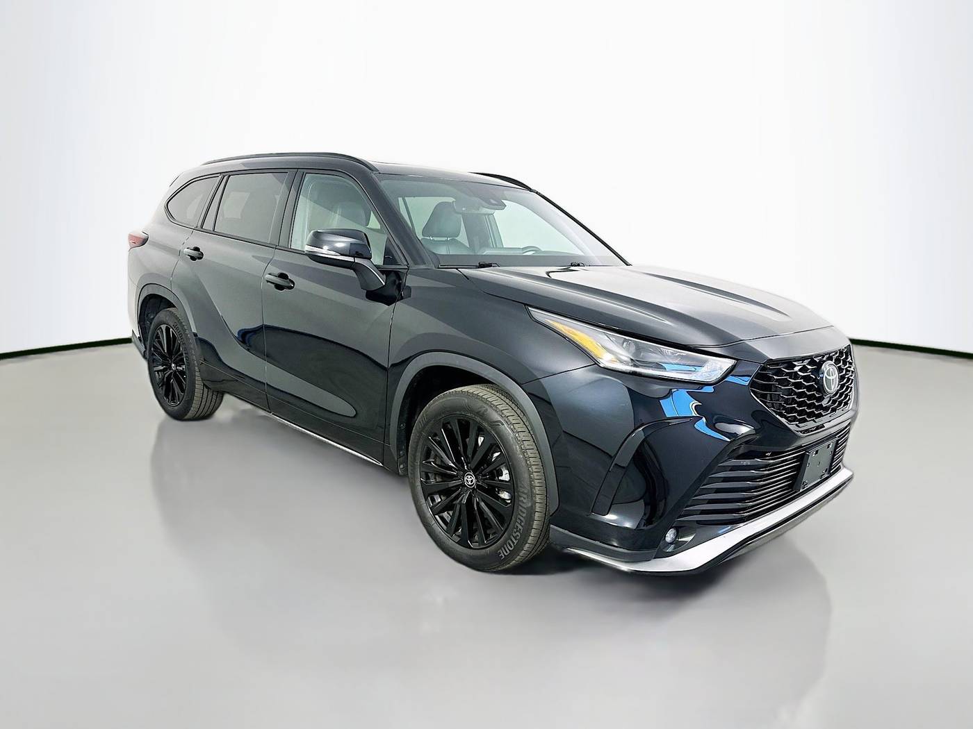 2024 Toyota Highlander LE — SUV — 25,781 mi — Maplewood, MN